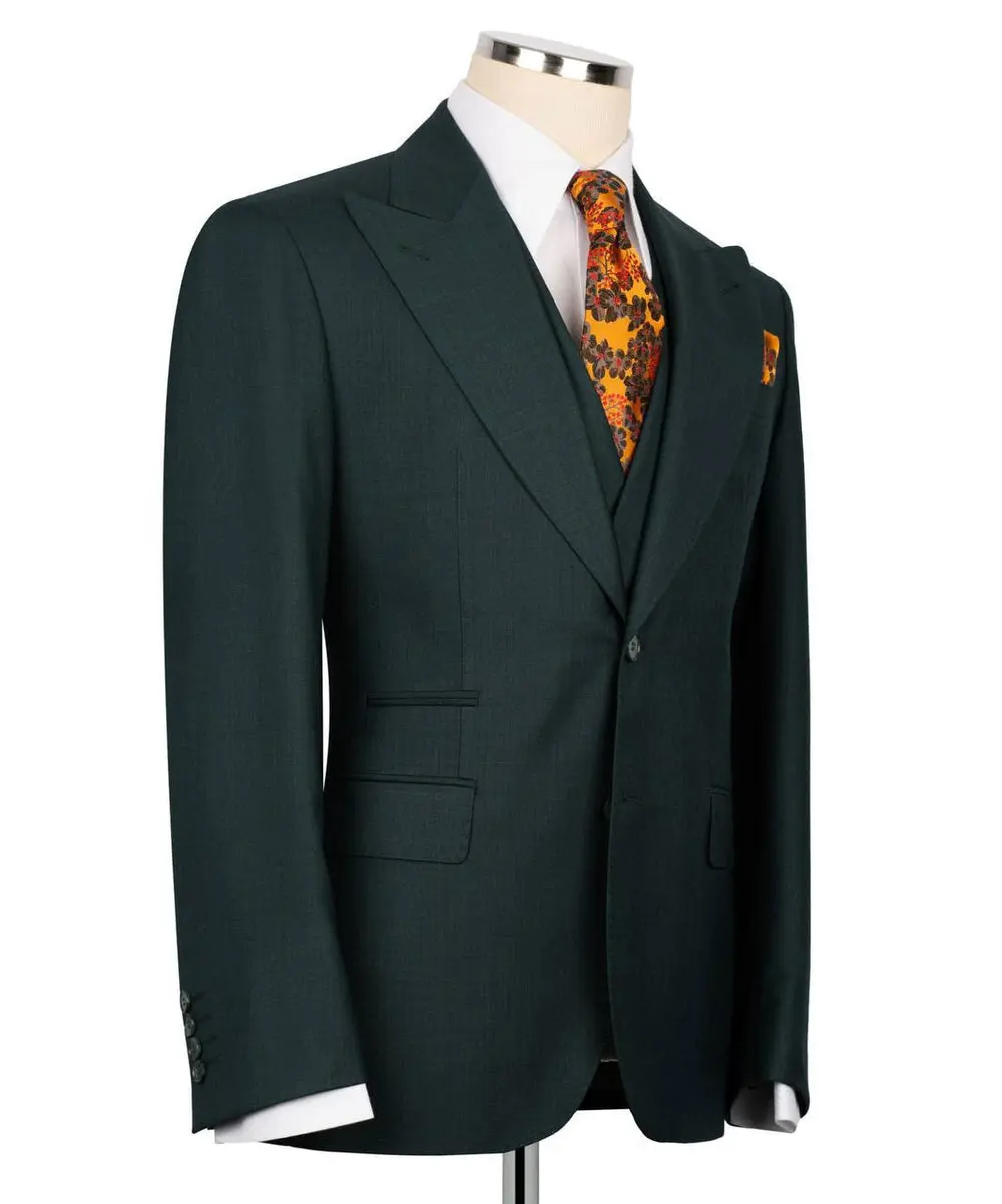 Classic 3-Piece Green Suit Set for Men — photograph 4