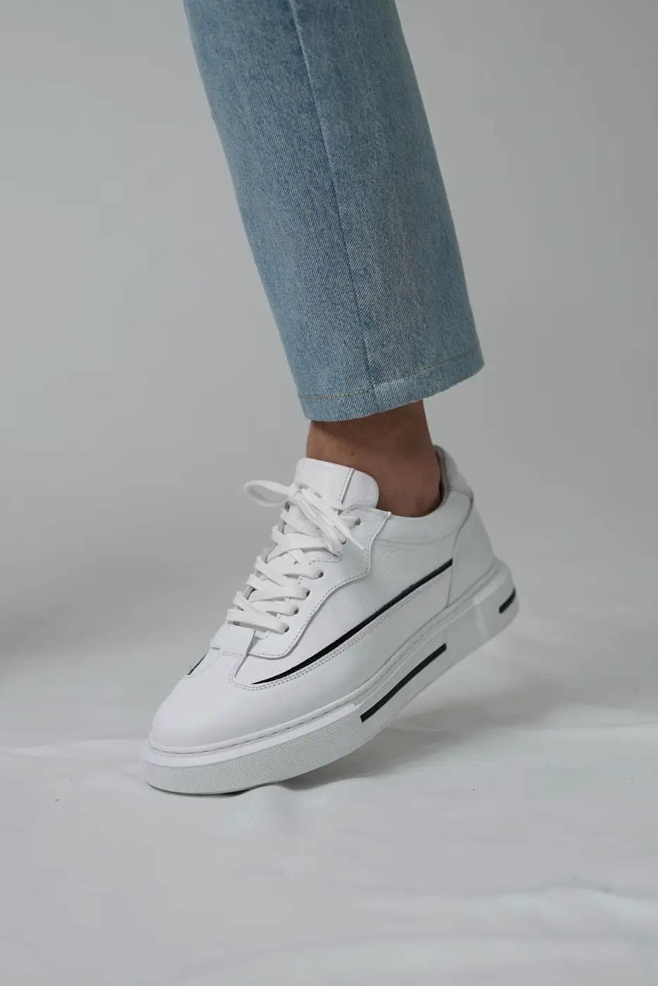 Genuine Leather Men’s White Sneakers — photograph 2