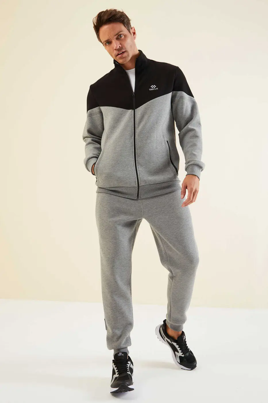 Men's Grey-Black-Colour-Block-Jogger-Tracksuit Set — photograph 1