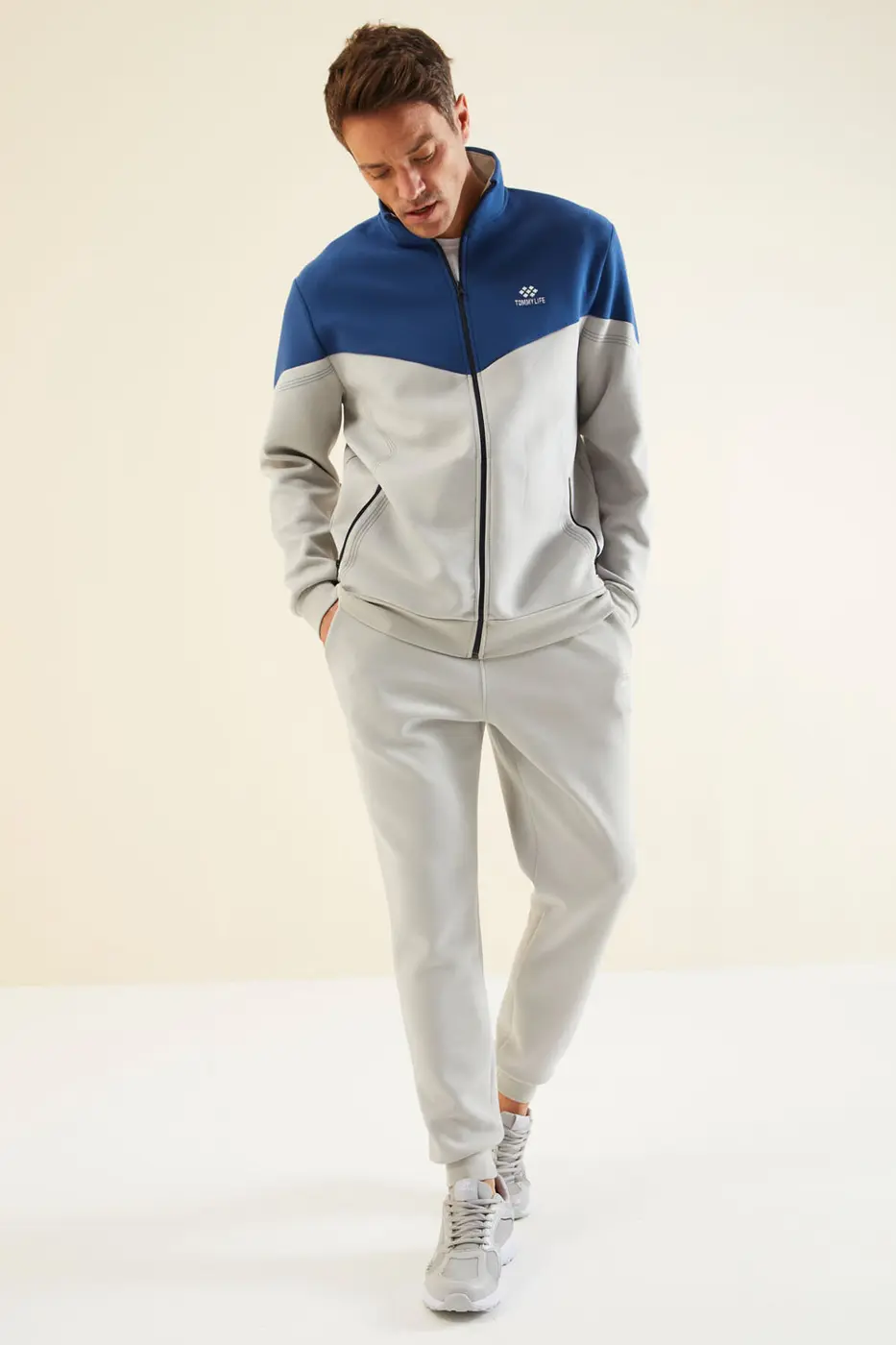 Men's Grey-Blue-Colour-Block-Jogger-Tracksuit Set — photograph 6
