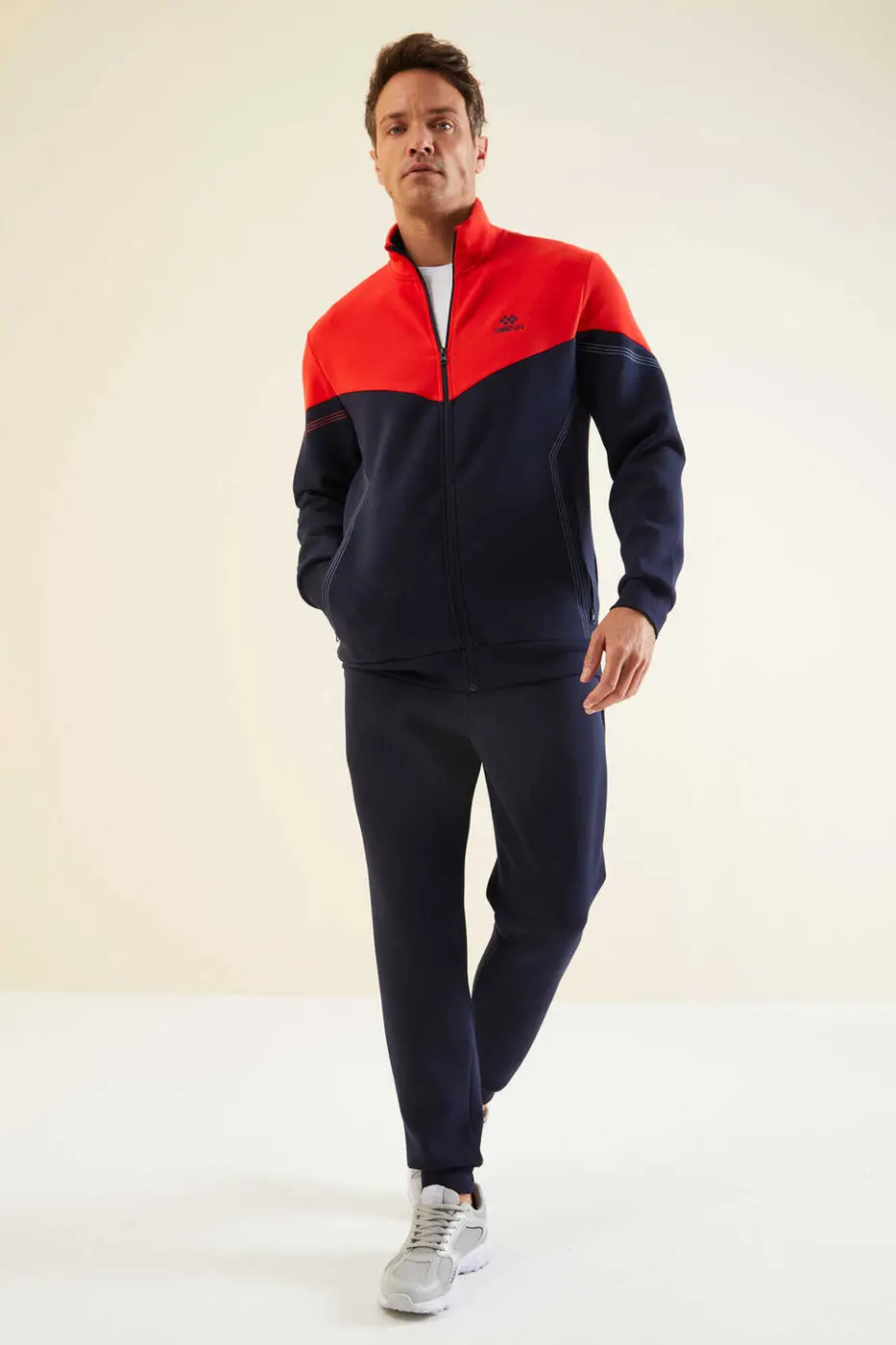 Men's Navy-Red-Colour-Block-Jogger-Tracksuit Set — photograph 1