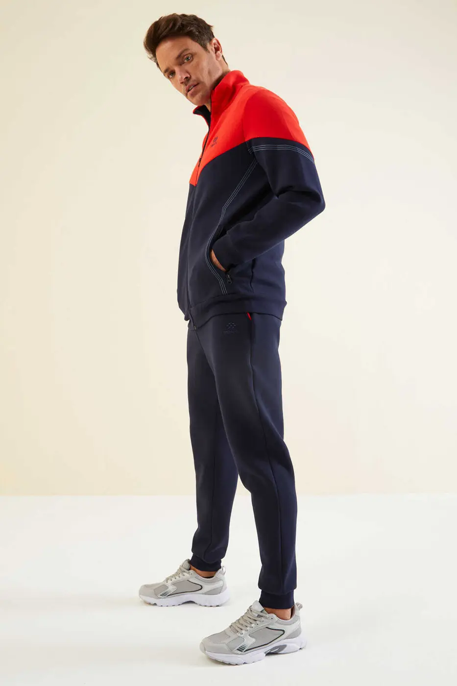 Men's Navy-Red-Colour-Block-Jogger-Tracksuit Set — photograph 4