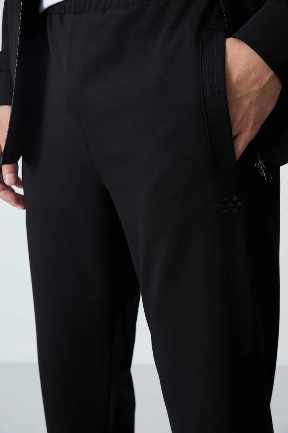 Men's Black Comfort Fit Tracksuit Set — photograph 6