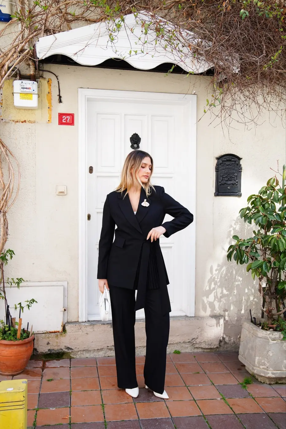 Women's 2 Piece Suit Set- Black — photograph 3