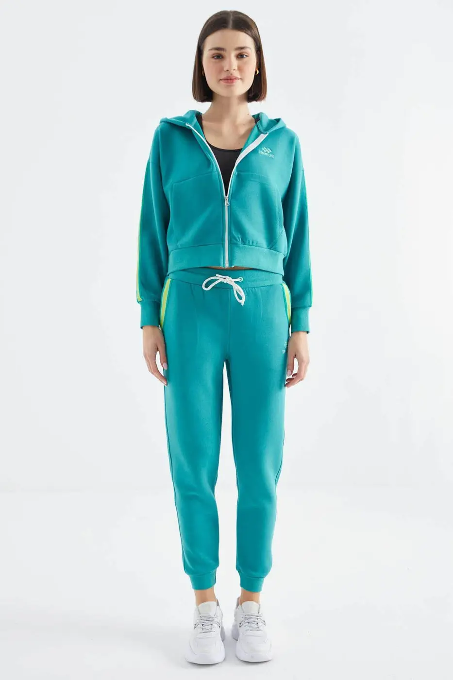 Women's Green Zip-Up Tracksuit Set — photograph 3