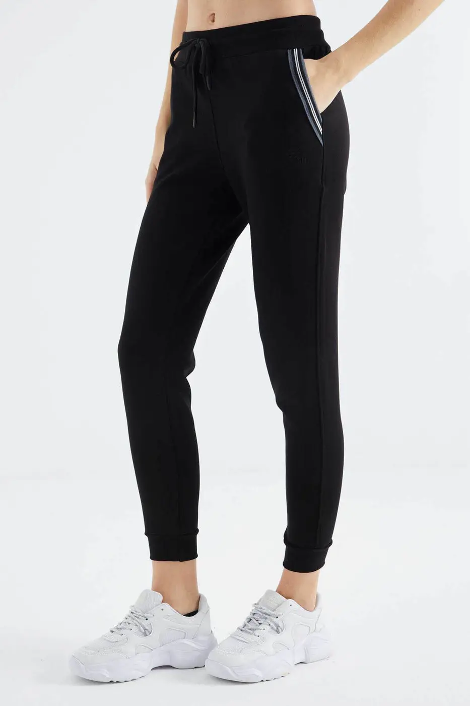 Women's Black Zip-Up Tracksuit Set — photograph 8